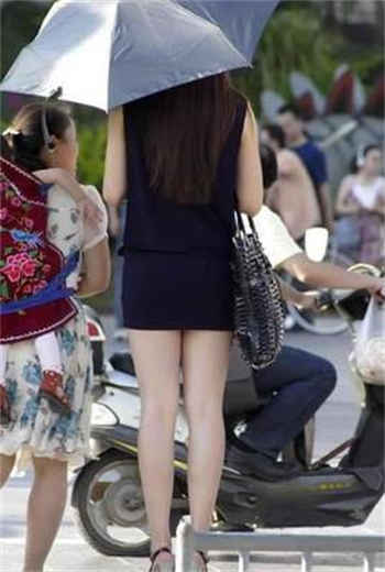 森林原人一人战二十女