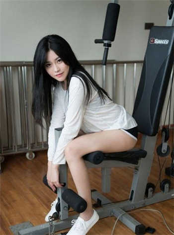 女友和她的四个朋友打麻将