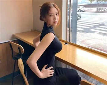 女主空间穿饿死逃荒女