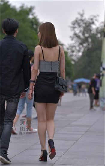 鞠婧格博雅
