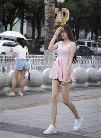 夫妻4人在一起租房子