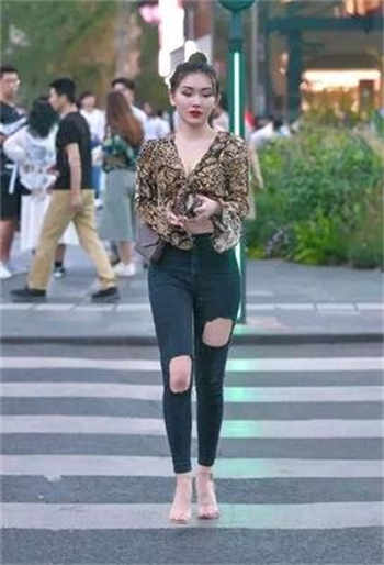 被威胁的兼职女女主