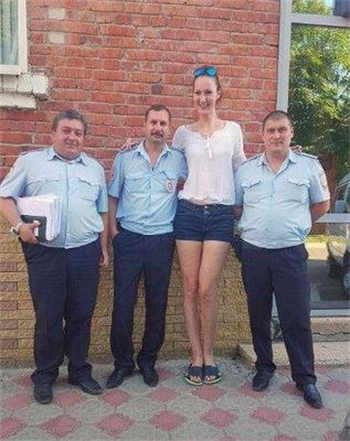 女租客不交租金在哪看