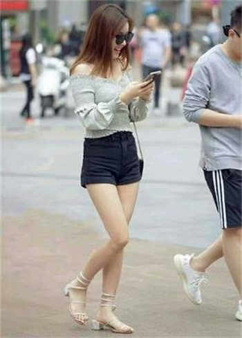 夜袭睡着的互动类的游戏