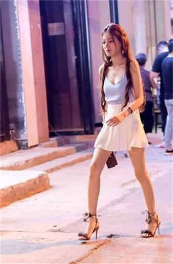 深夜双人打扑克电影飞驰