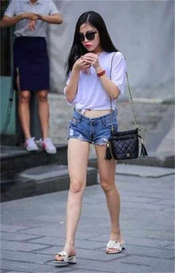 爱情公寓开局震惊诸葛大力
