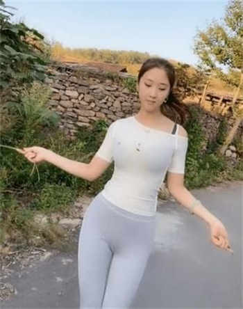 不是亲兄妹的我们动温